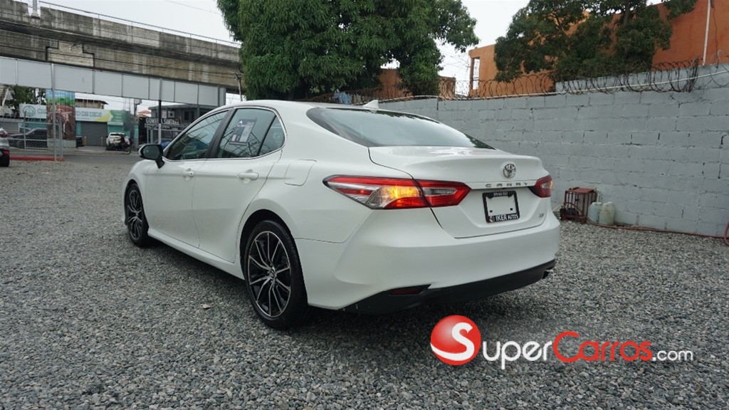 2020 Toyota Camry LE — foto 6 / 10