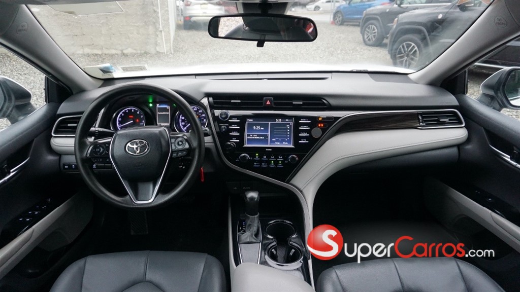 2020 Toyota Camry LE — foto 7 / 10