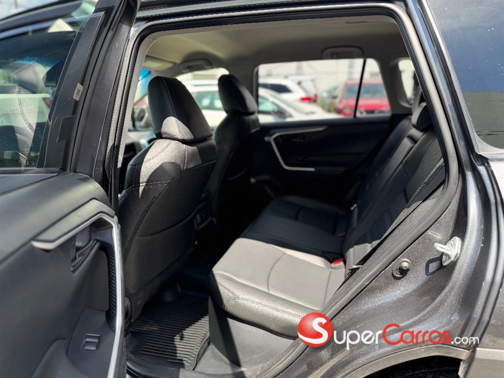 2019 Toyota RAV4 LE Hibrid — foto 7 / 12