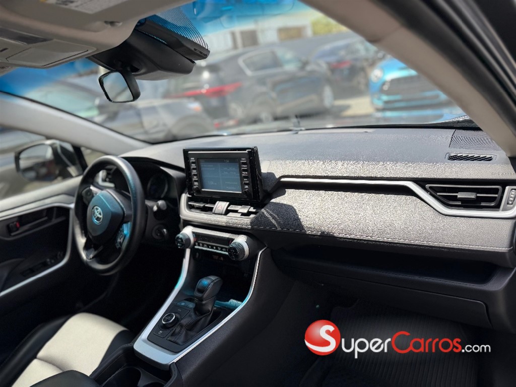 2019 Toyota RAV4 LE Hibrid — foto 10 / 12