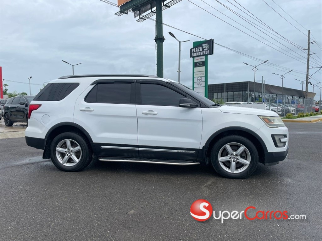 2016 Ford Explorer XL 4x4 — foto 2 / 7