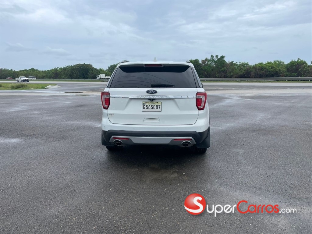 2016 Ford Explorer XL 4x4 — foto 3 / 7
