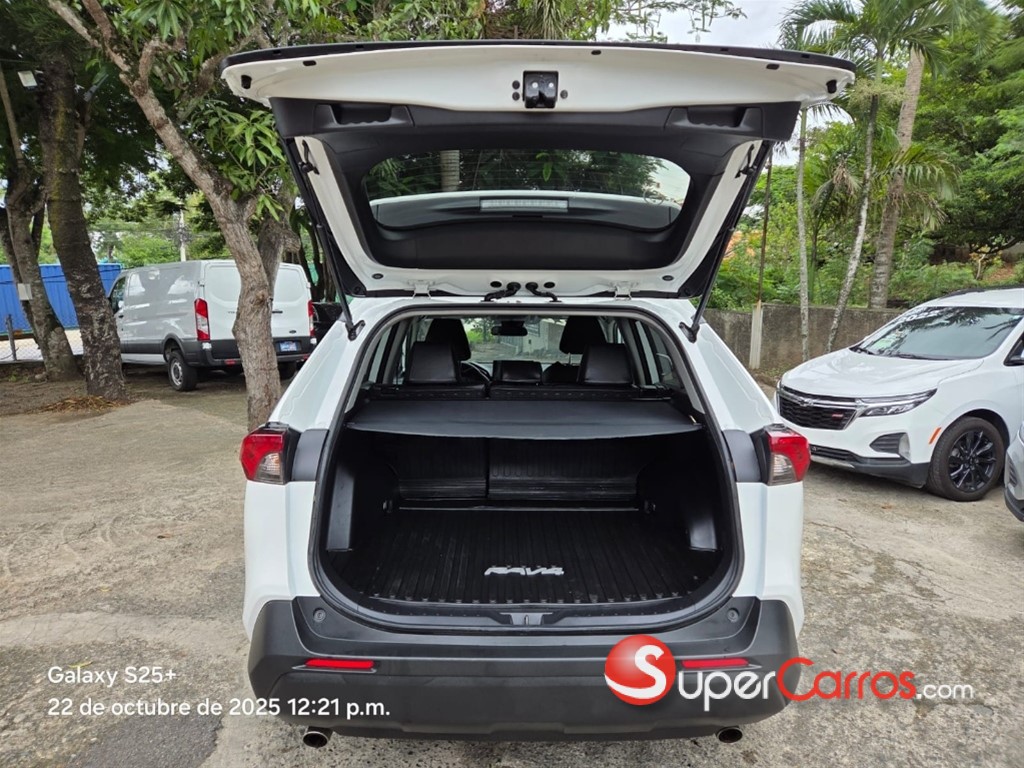2022 Toyota RAV4 LE PLUS — foto 7 / 12