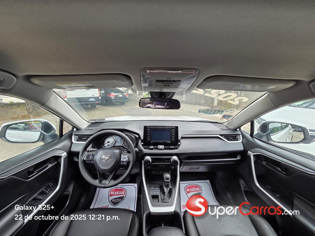 2022 Toyota RAV4 LE PLUS — foto 10 / 12