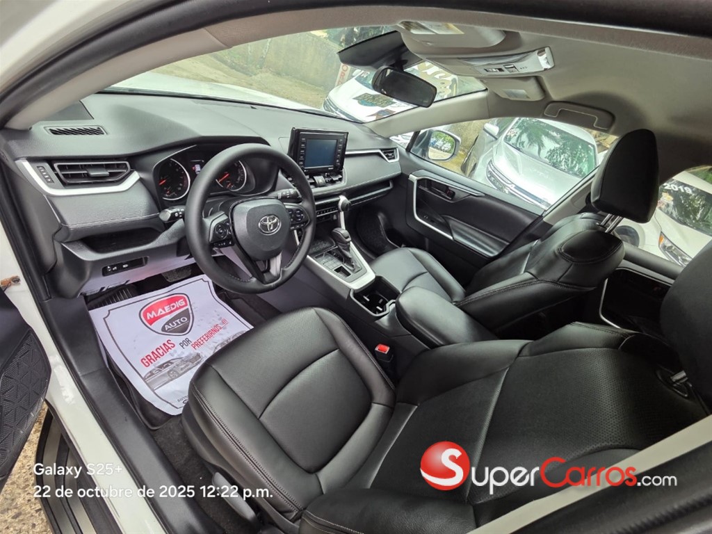 2022 Toyota RAV4 LE PLUS — foto 11 / 12