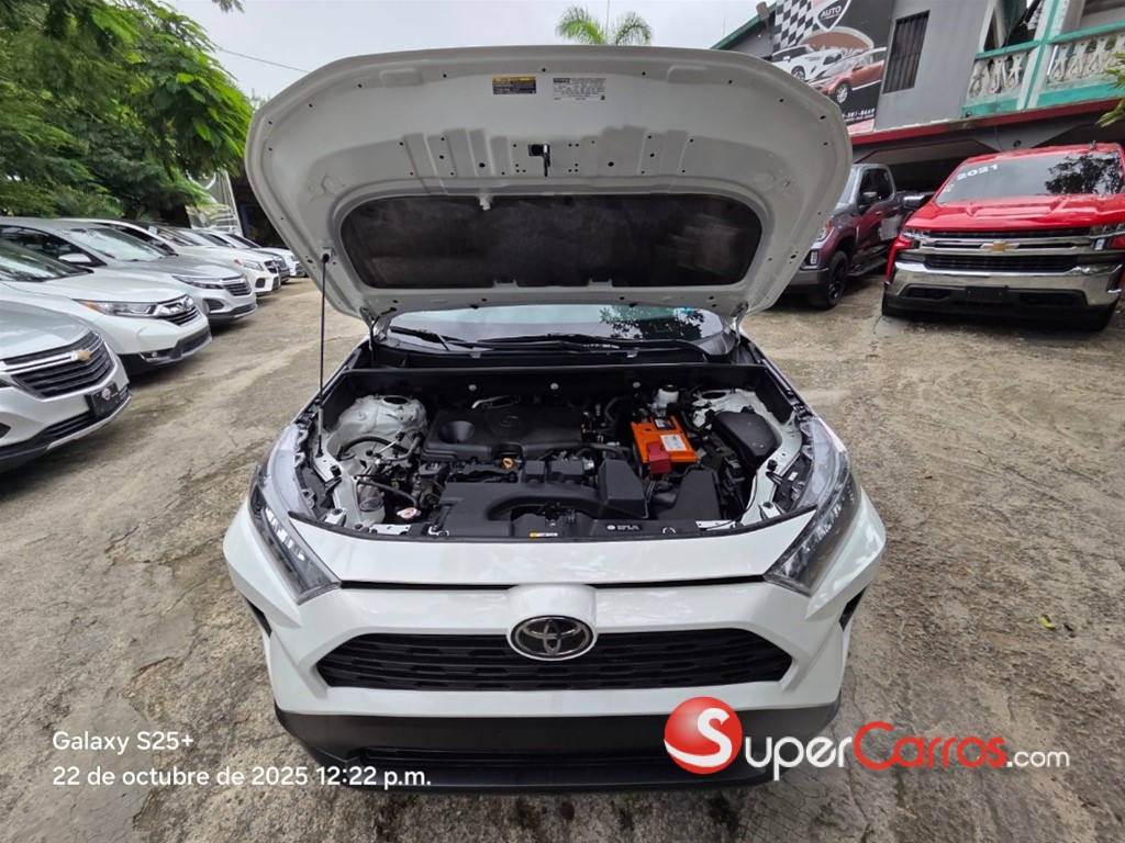2022 Toyota RAV4 LE PLUS — foto 12 / 12
