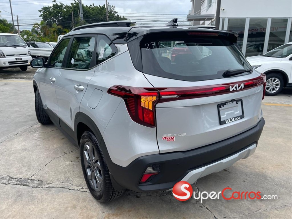 2027 Kia Seltos Luxury — foto 4 / 8