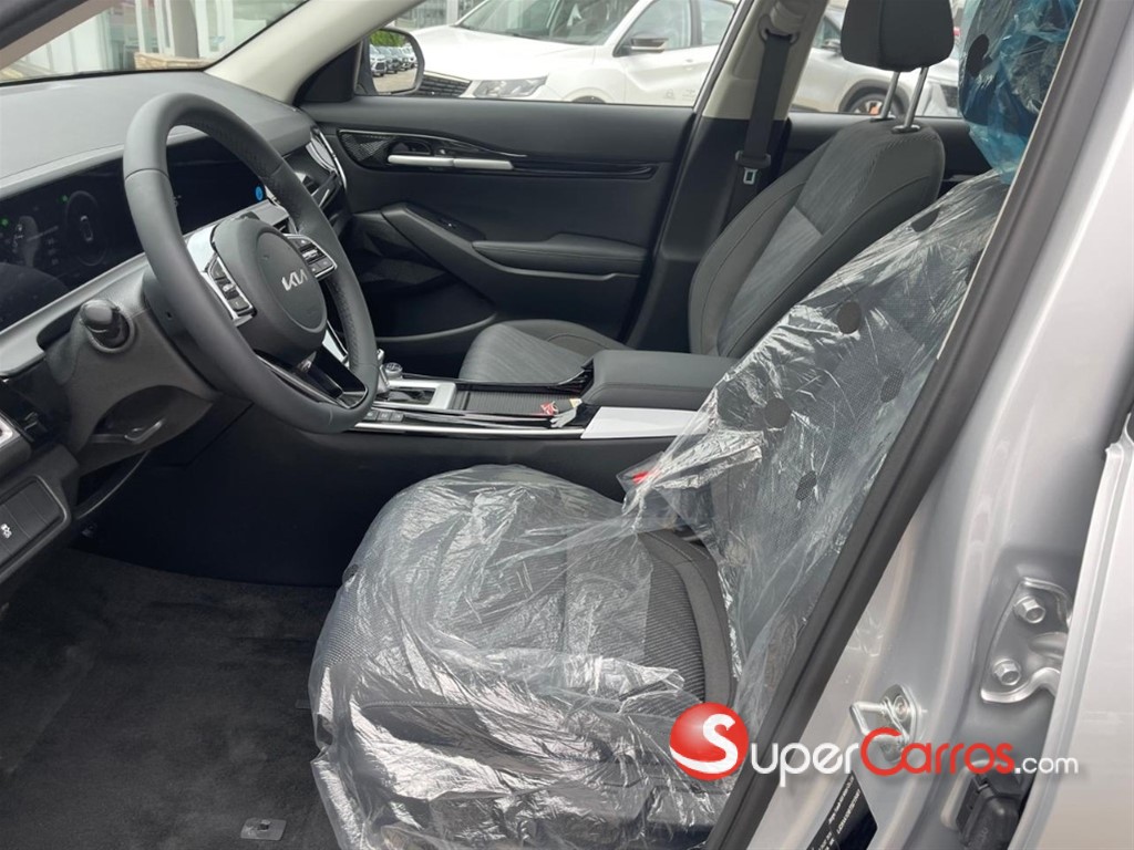 2027 Kia Seltos Luxury — foto 5 / 8