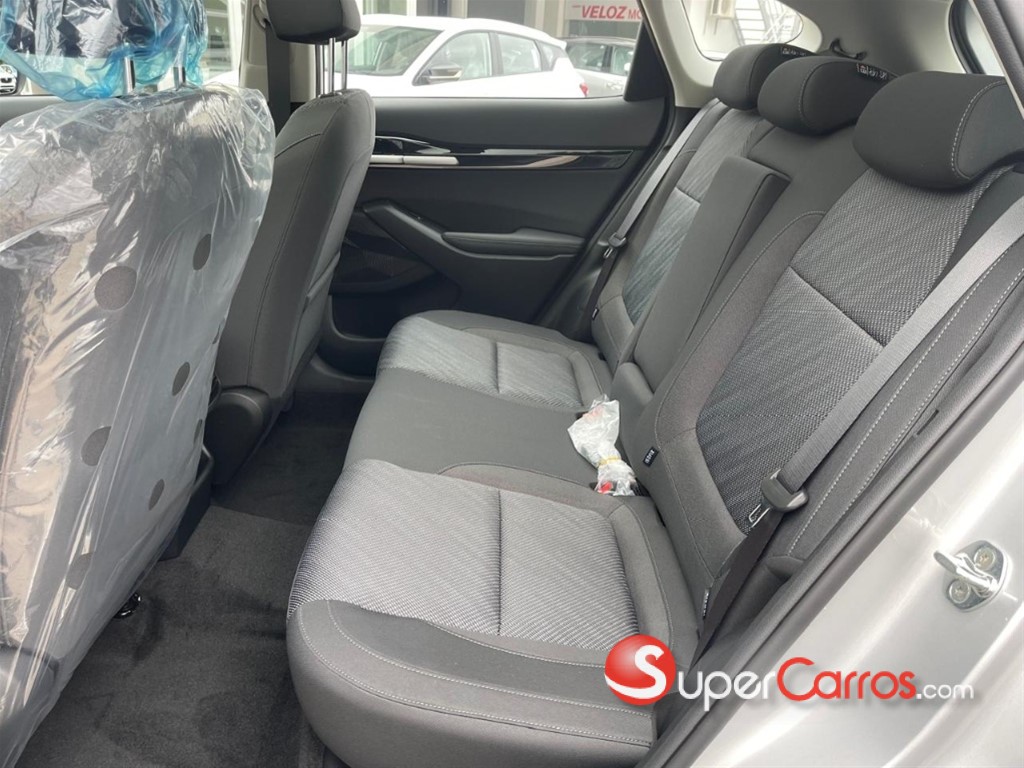 2027 Kia Seltos Luxury — foto 6 / 8