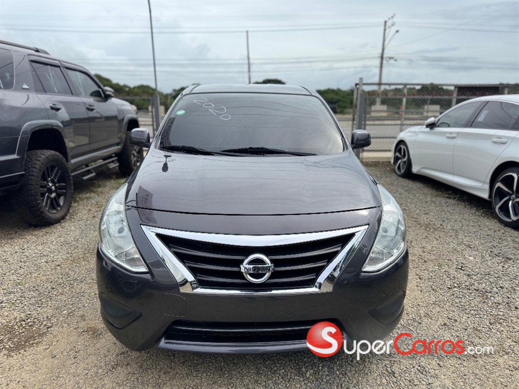 2020 Nissan Versa — foto 2 / 11
