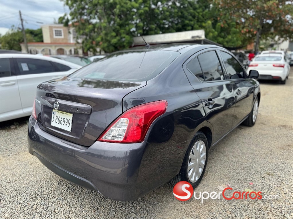 2020 Nissan Versa — foto 4 / 11
