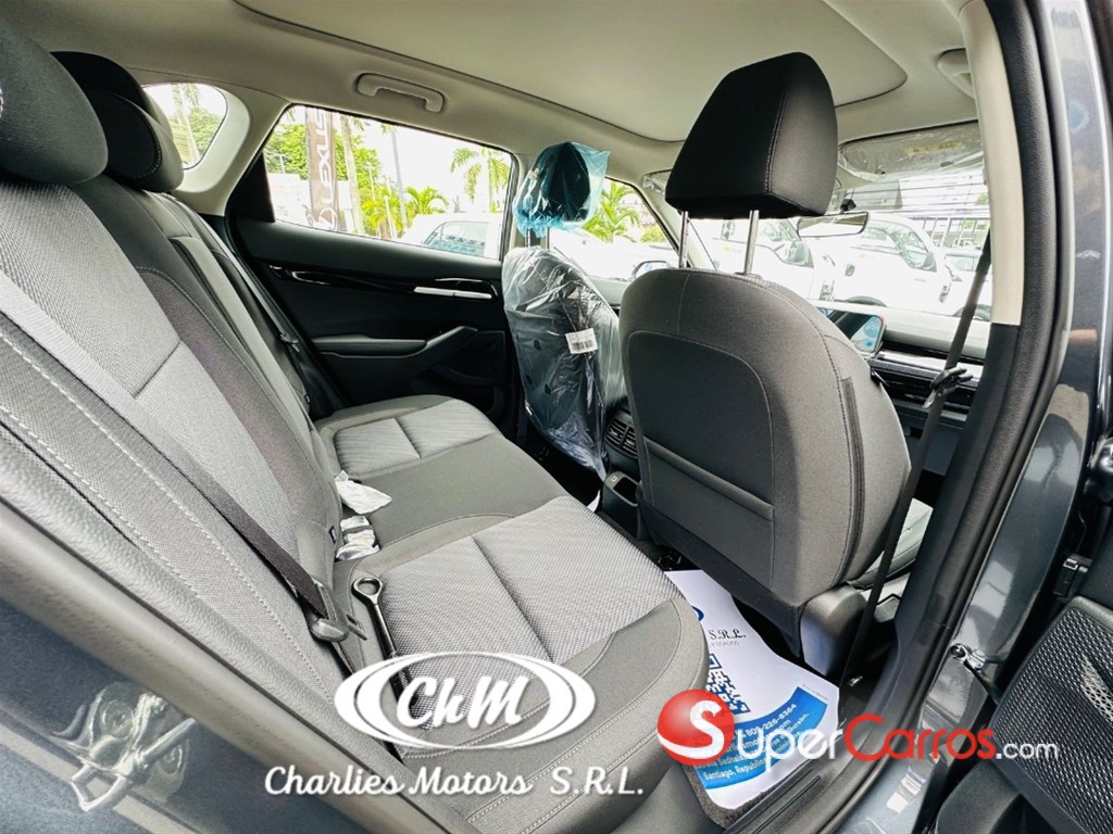 2027 Kia Seltos — foto 8 / 9