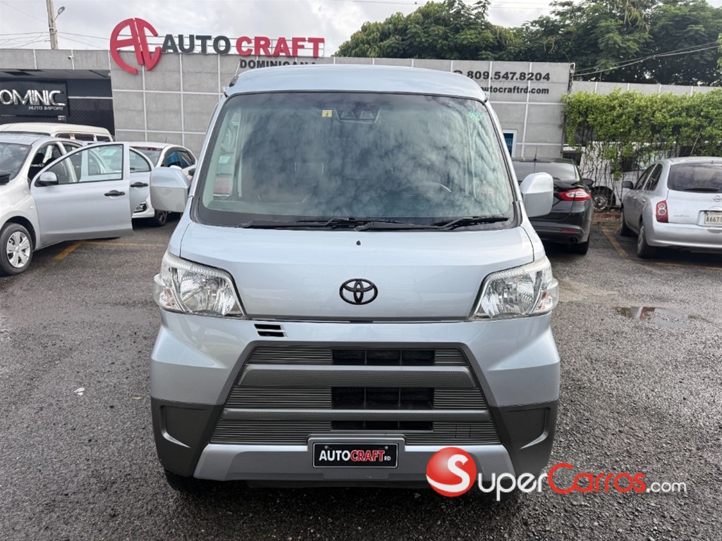 2020 Toyota Pixis — foto 2 / 12