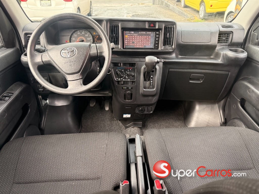 2020 Toyota Pixis — foto 9 / 12