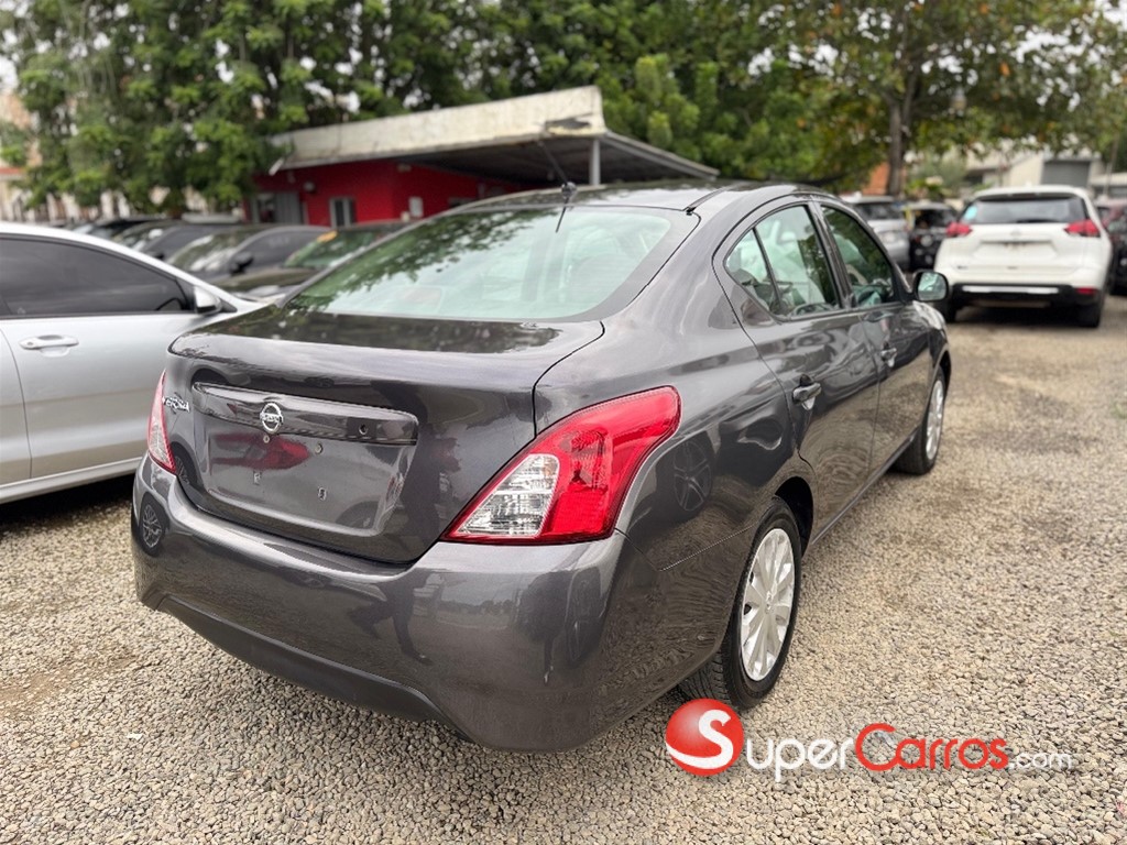 2019 Nissan Versa — foto 5 / 11