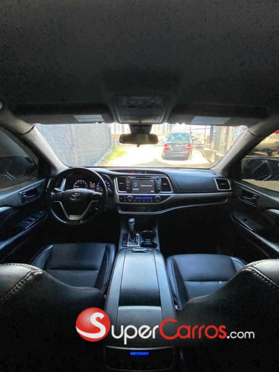 2018 Toyota Highlander LE Plus — foto 9 / 10