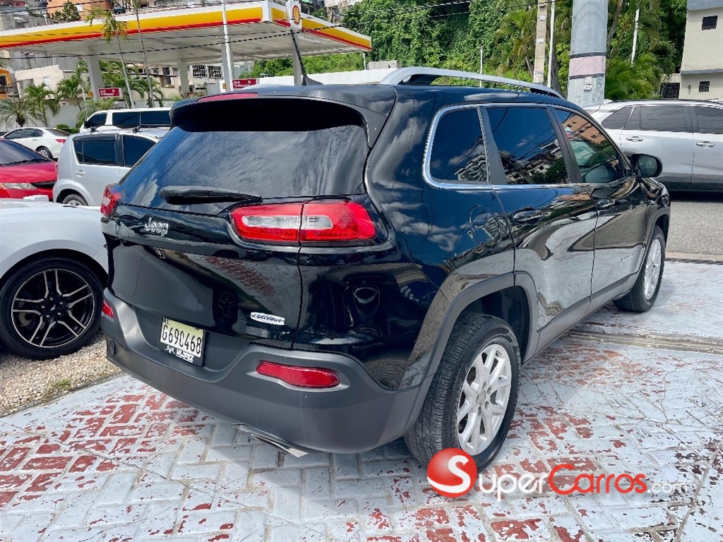 2018 Jeep Cherokee Latitude Plus — foto 4 / 11