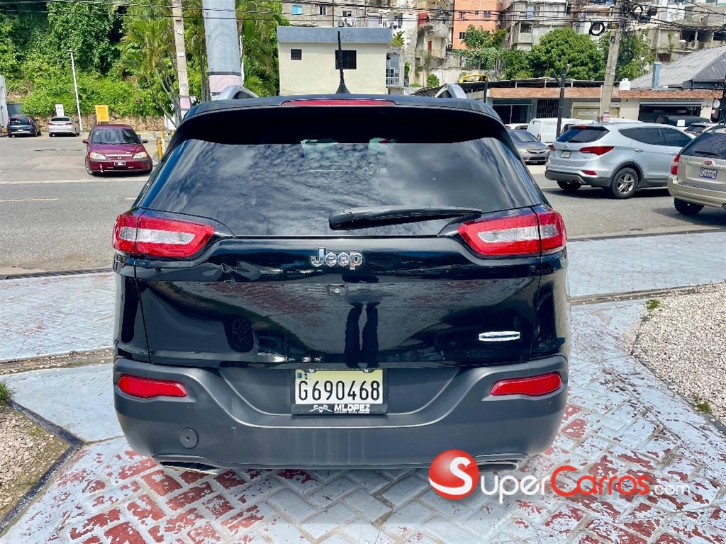 2018 Jeep Cherokee Latitude Plus — foto 5 / 11
