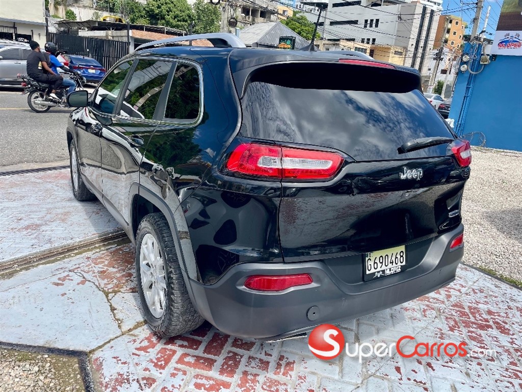 2018 Jeep Cherokee Latitude Plus — foto 6 / 11