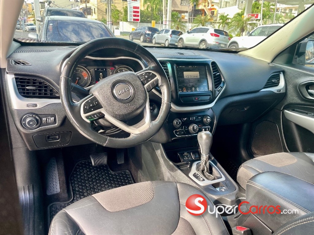2018 Jeep Cherokee Latitude Plus — foto 9 / 11