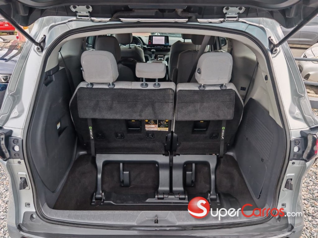 2021 Toyota Sienna LE — foto 4 / 12