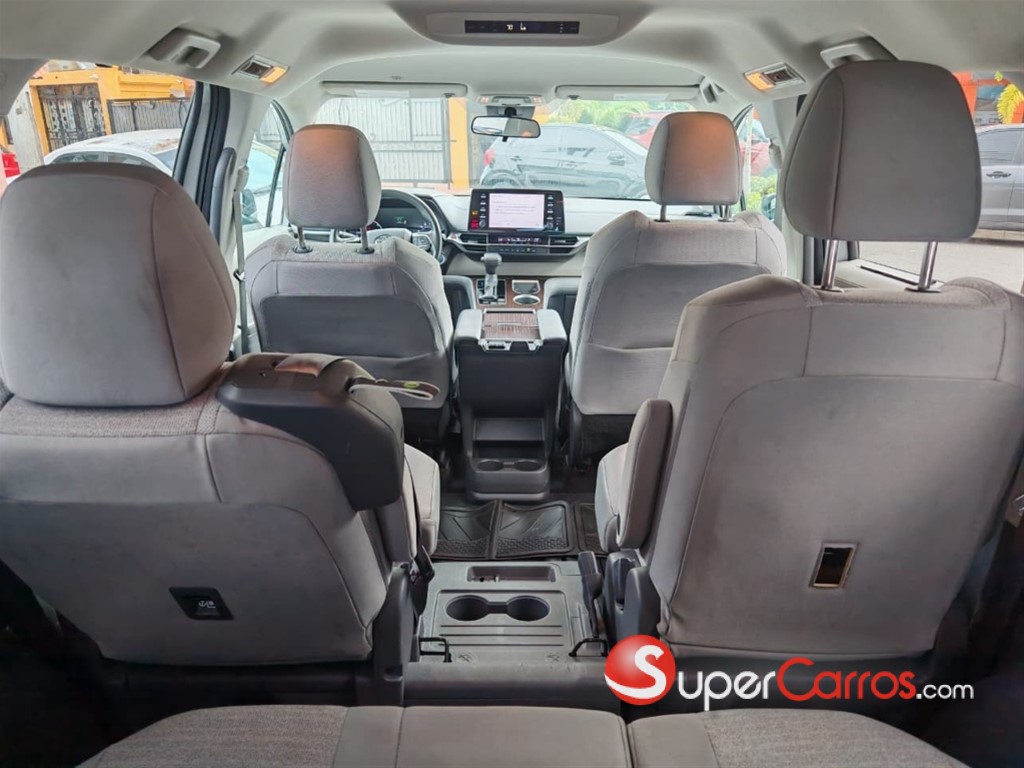 2021 Toyota Sienna LE — foto 5 / 12