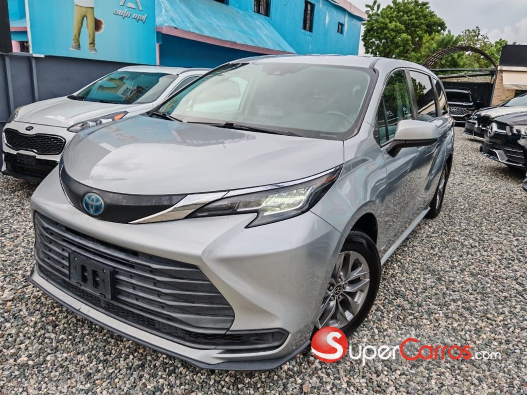 2021 Toyota Sienna LE — foto 8 / 12