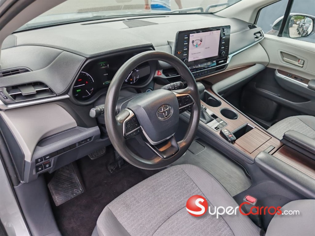 2021 Toyota Sienna LE — foto 11 / 12