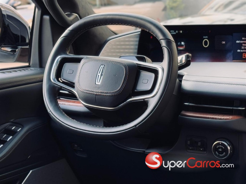 2025 Lincoln Navigator Black Label — foto 12 / 12