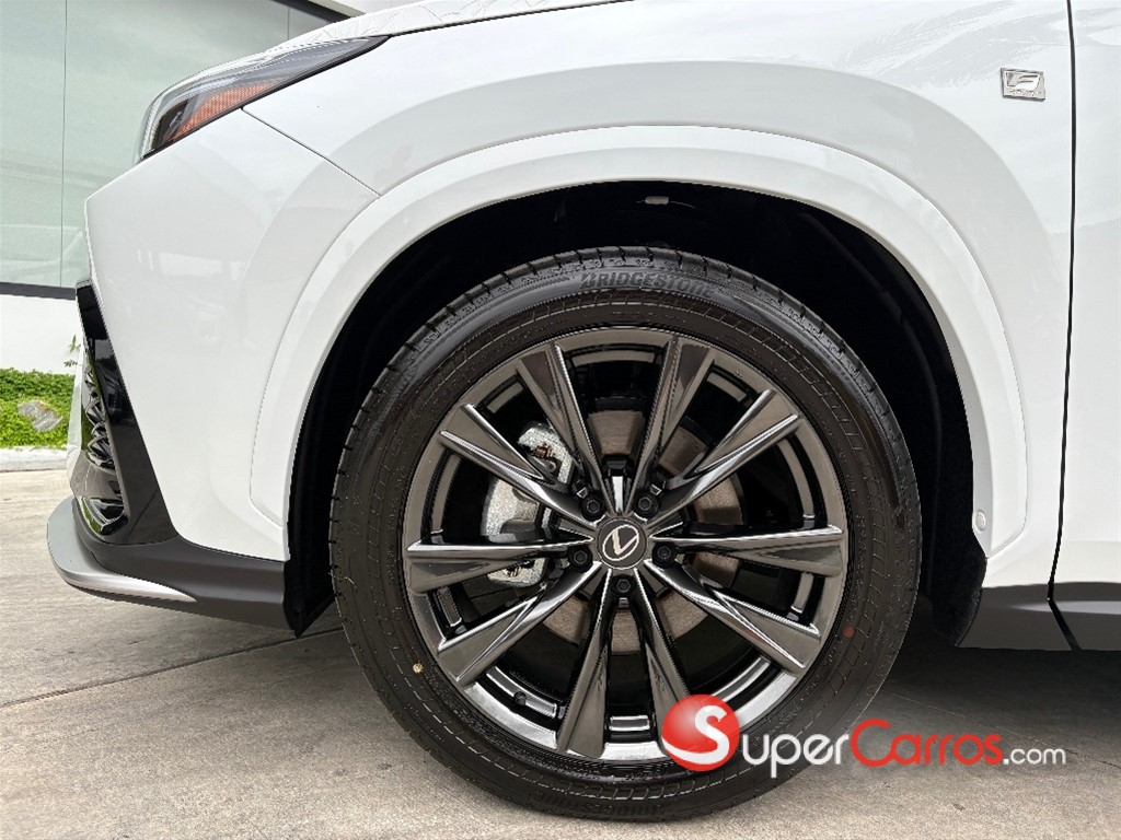 2026 Lexus NX 350H F SPORT — foto 5 / 11