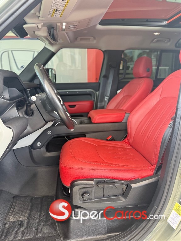 2020 Land Rover Defender 110 SE — foto 6 / 10