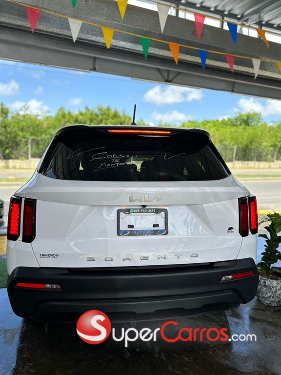 2022 Kia Sorento LX — foto 3 / 8