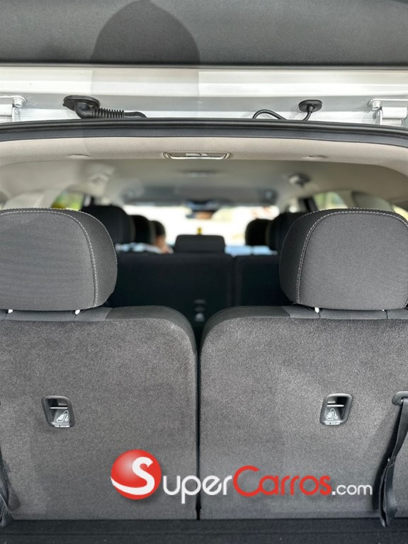 2022 Kia Sorento LX — foto 4 / 8