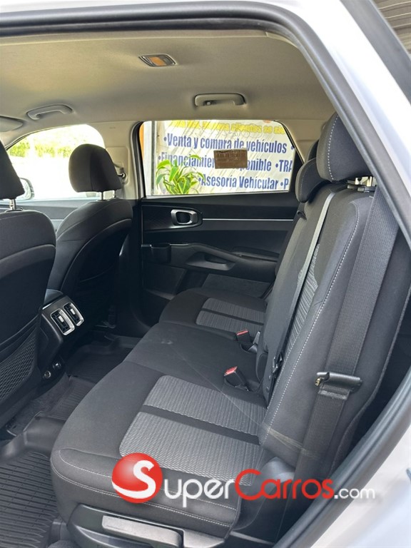 2022 Kia Sorento LX — foto 8 / 8
