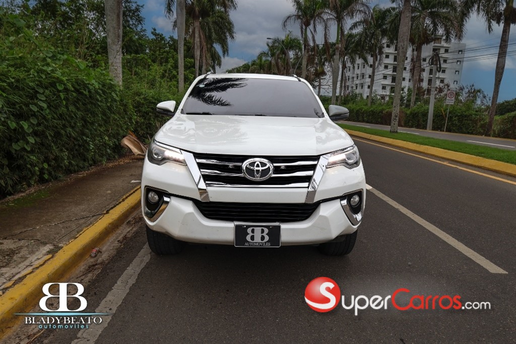 2019 Toyota Fortuner SRV — foto 2 / 11