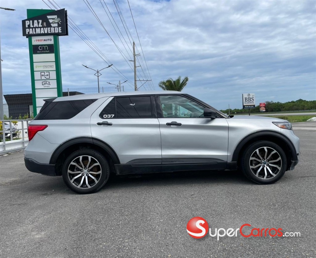 2021 Ford Explorer Police — foto 4 / 9