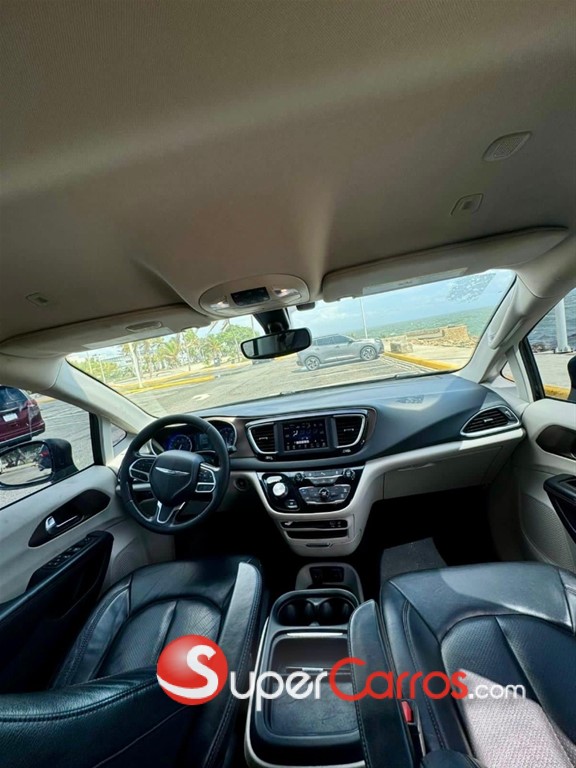 2019 Chrysler Pacifica Touring — foto 5 / 7
