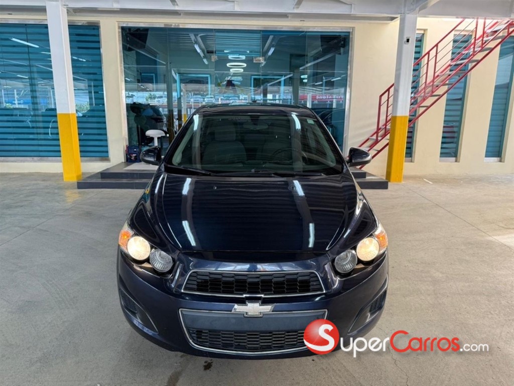 2016 Chevrolet Sonic LT — foto 2 / 10