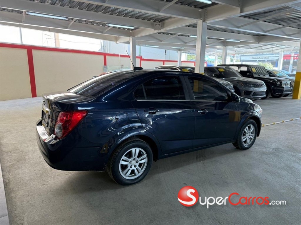 2016 Chevrolet Sonic LT — foto 4 / 10