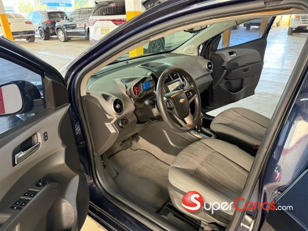 2016 Chevrolet Sonic LT — foto 7 / 10