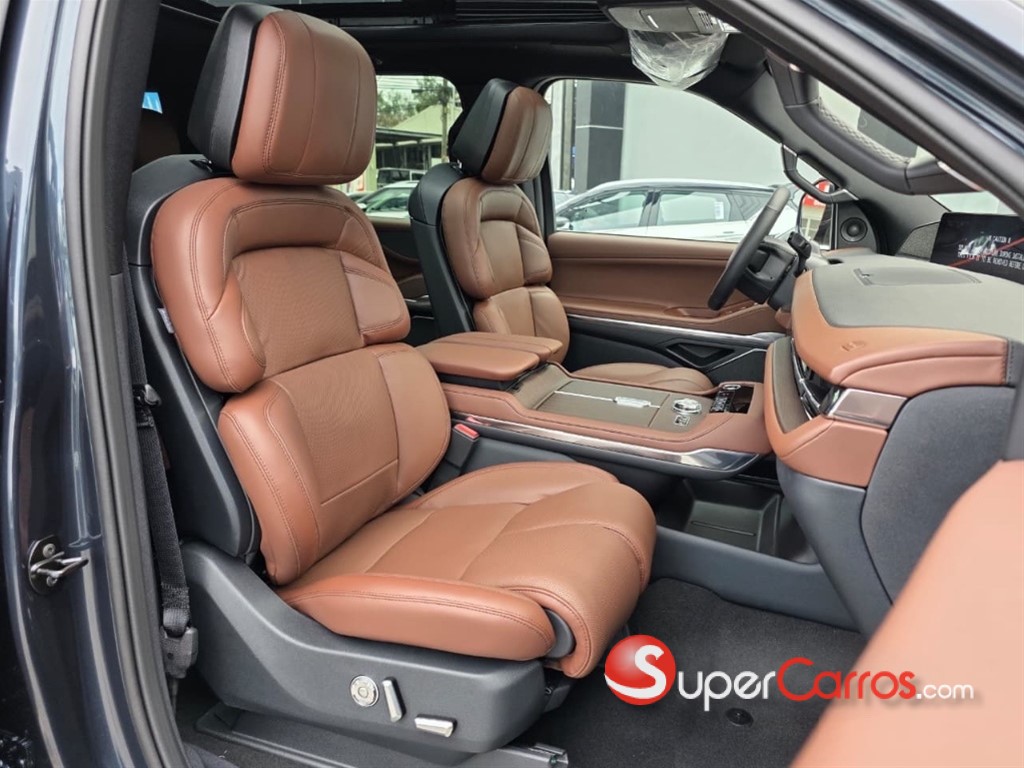 2026 Lincoln Navigator Reserve II — foto 12 / 12