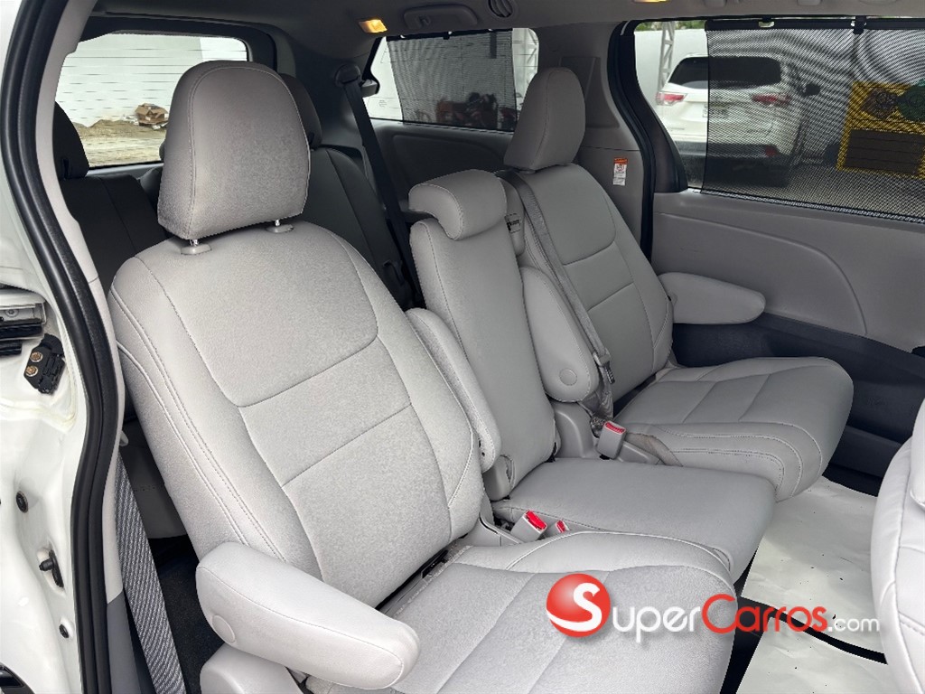 2020 Toyota Sienna LE — foto 10 / 11