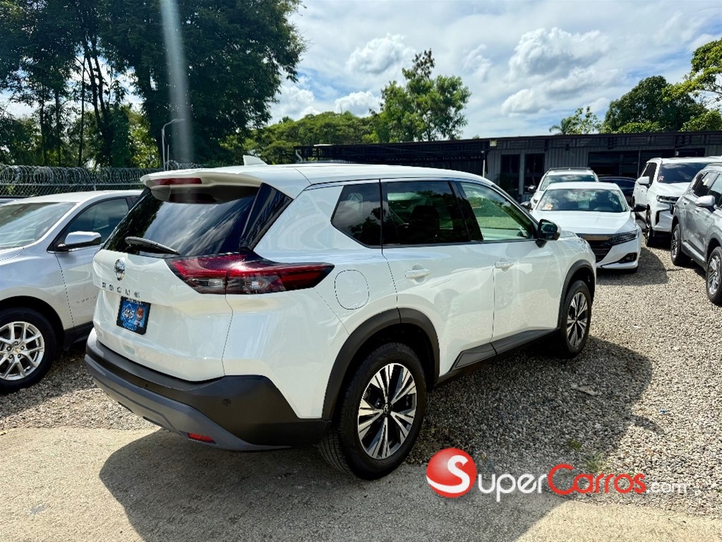 2021 Nissan Rogue SV — foto 3 / 10