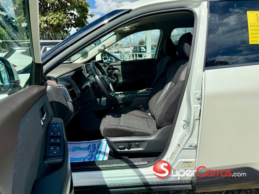 2021 Nissan Rogue SV — foto 5 / 10