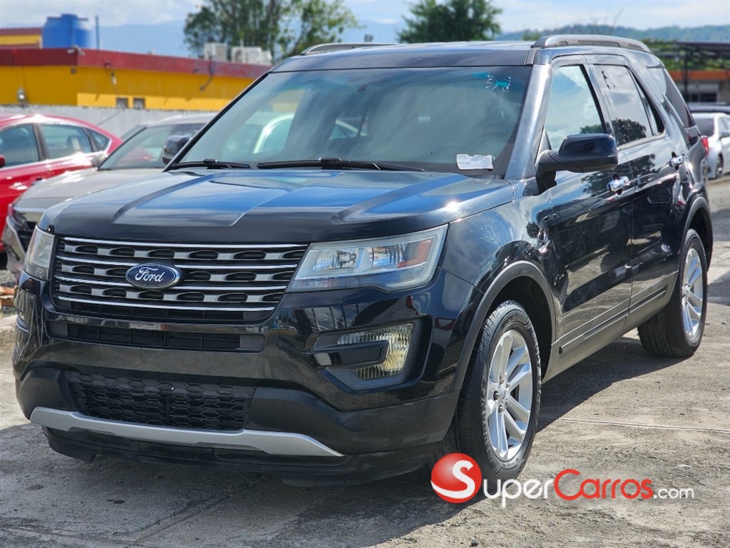 2017 Ford Explorer XLT — foto 5 / 12