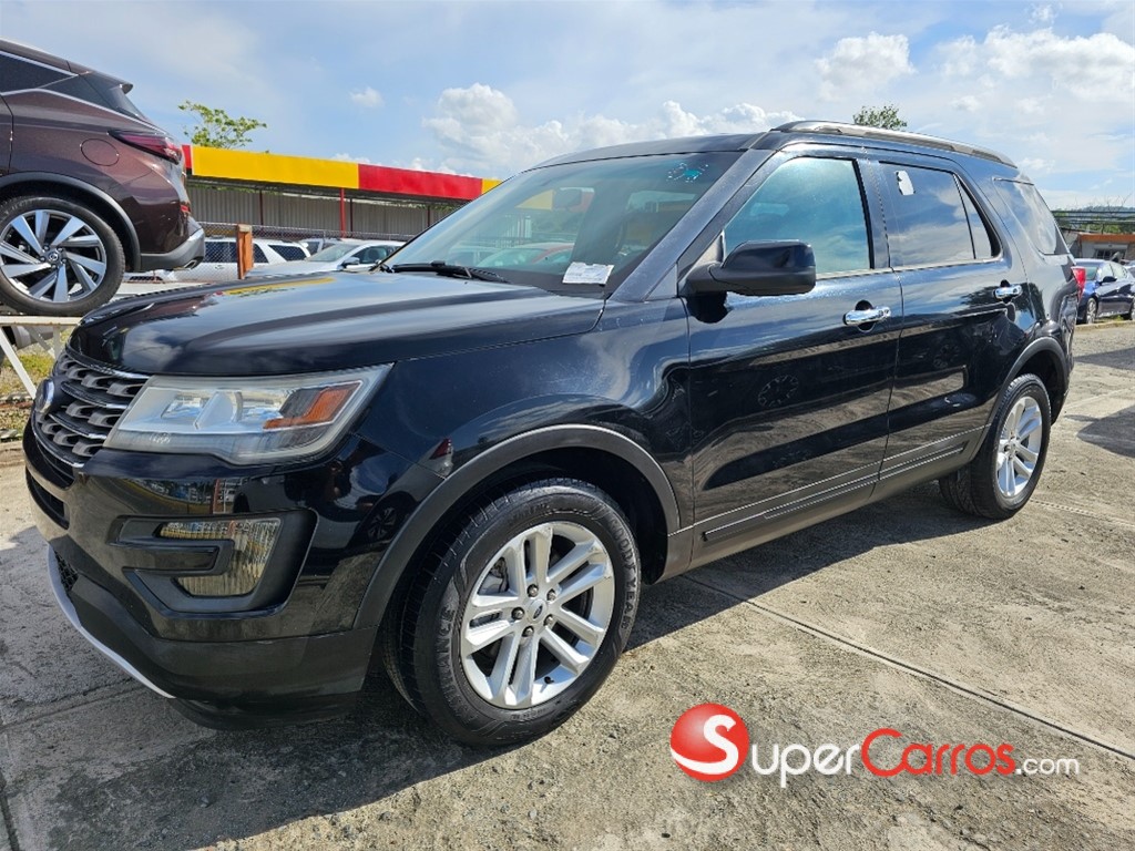 2017 Ford Explorer XLT — foto 9 / 12