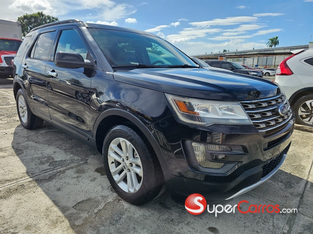 2017 Ford Explorer XLT — foto 10 / 12