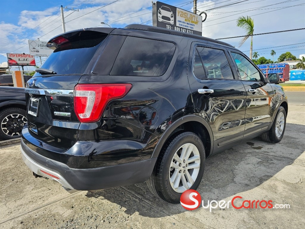 2017 Ford Explorer XLT — foto 12 / 12