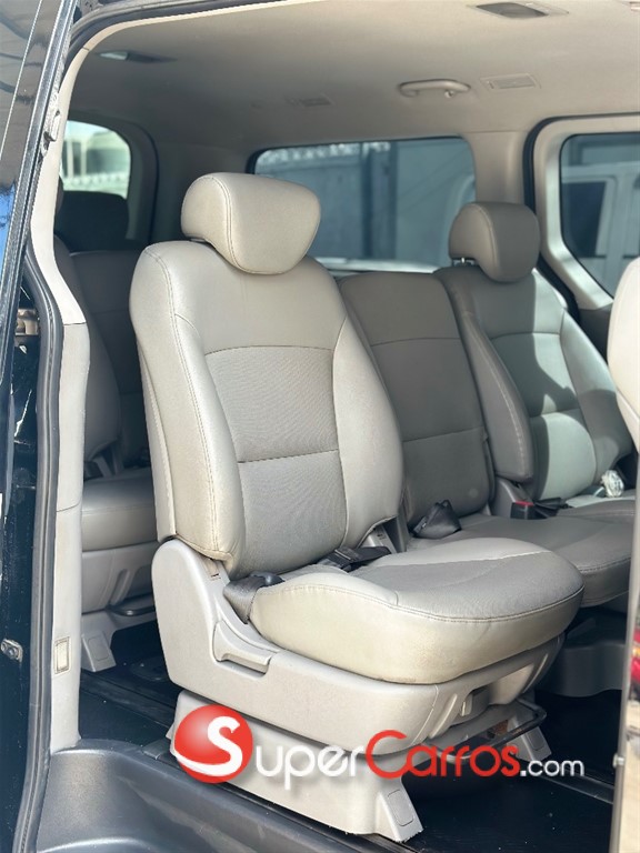 2021 Hyundai Grand Starex — foto 8 / 10