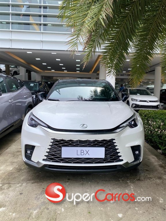 2025 Lexus LBX ActiveFull — foto 2 / 7
